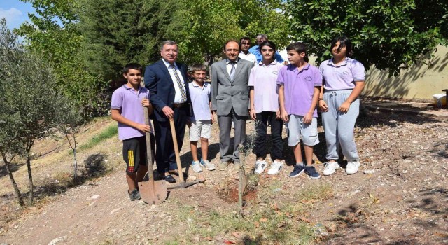 Kasapçayırı İlk ve Ortaokuluna Çevre Dostu Okul unvanı
