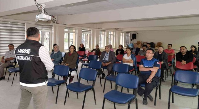 Kastamonuda “En İyi Narkotik Polisi Anne” eğitimleri sürüyor