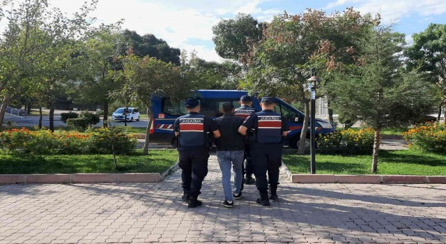 Kasten yaralamadan aranan şüpheli jandarma tarafından yakalandı