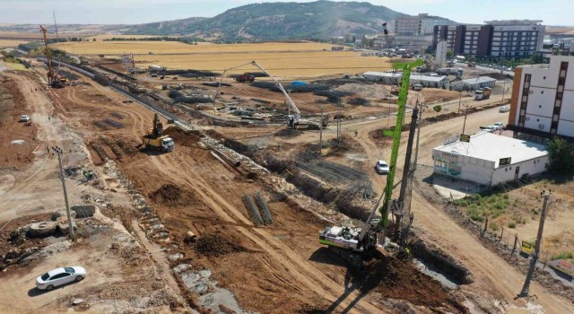 Kavşağın 40 günde yüzde 40ı tamamlandı