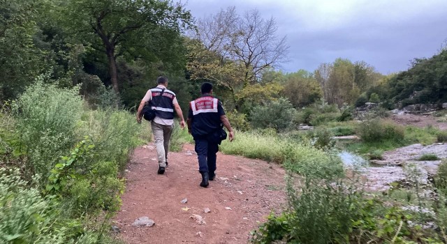 Kayalıklardan düşerek ölen gencin annesinin feryadı yürekleri dağladı