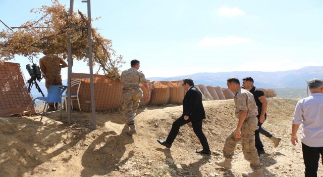 Kaymakam Özçelikten Jandarma Komando Tabur Komutanlığına ziyaret