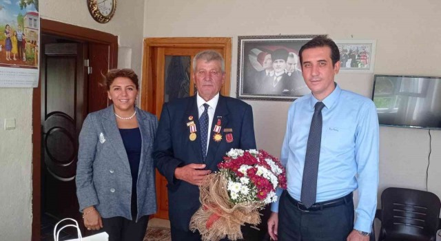 Kaymakam Topsakaloğlu, gazi ve şehit yakınlarıyla bir araya geldi