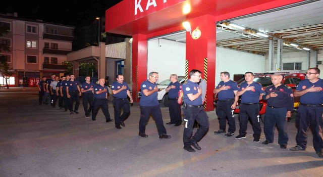 Kayseri İtfaiyesinden Mersine 5 araç, 15 personel ile destek