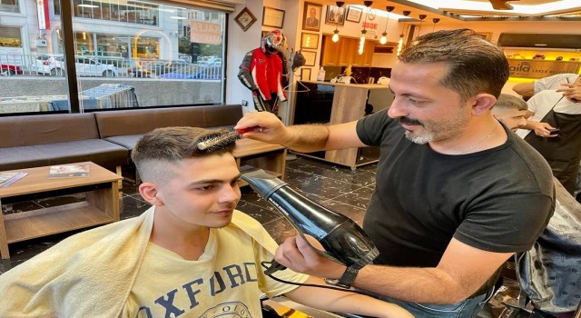 Kayseride berber, kuaför ve güzellik salonlarının kapalı olacağı günler belli oldu