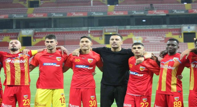 Kayserispor yerini koruyor