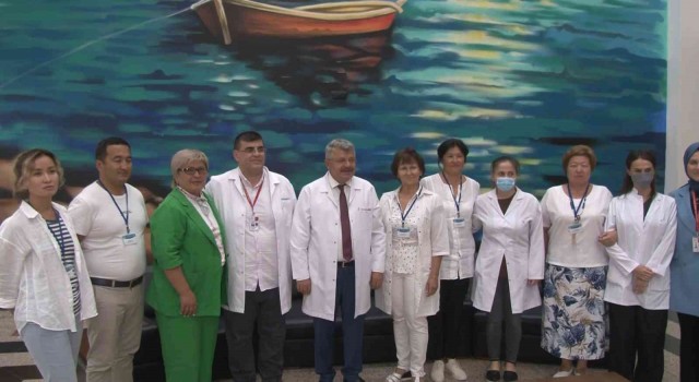 Kazakistanlı hekimler, Türkiyede aldıkları eğitim sonrası sertifikalarına kavuştu