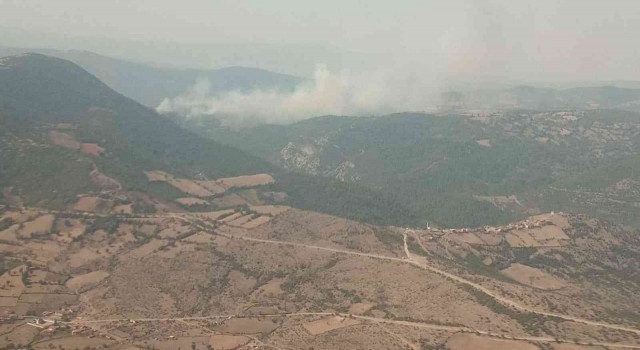 Kepsuttaki orman yangınına müdahale sürüyor