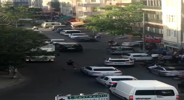 Kırmızı ışıkta geçti, öğrenciye çarptı bir de çocuğu dövdü