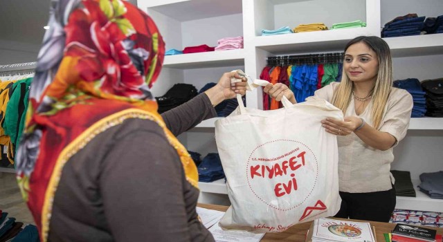 Kıyafet evinin ikinci şubesi Tarsusta açıldı