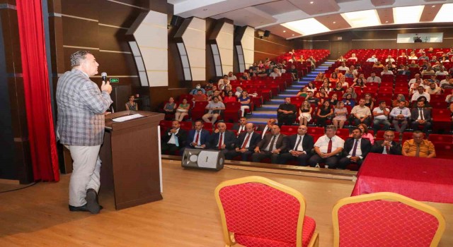 Koca, Mersindeki okul idarecileriyle bir araya geldi