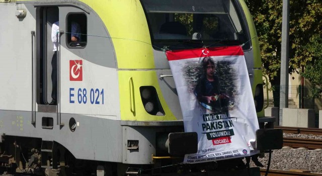 Kocaeliden Pakistana 17 vagonluk yardım treni
