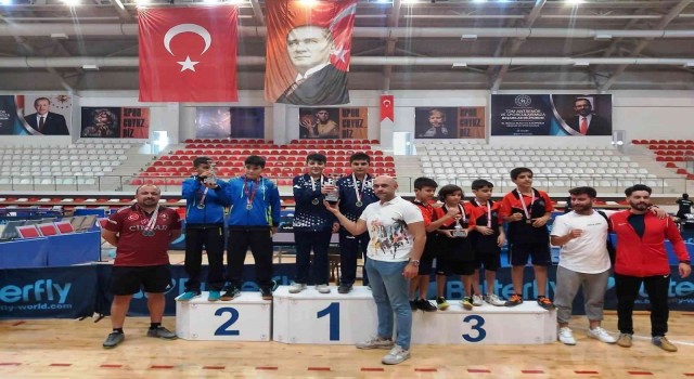 Kocasinanın masa tenisi erkek ve bayan takımı, yine zirvede