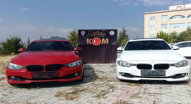 KOM ekipleri 2 lüks otomobil ele geçirdi