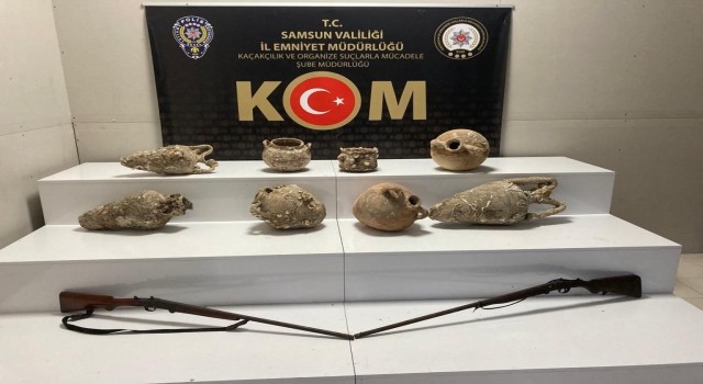 KOM polisi 8 adet amfora küp ve tüfek ele geçirdi