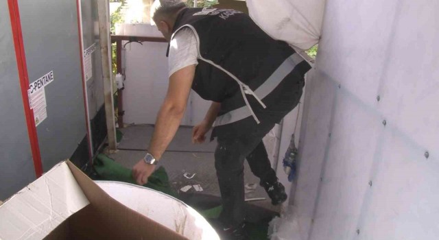 KOMdan sahte alkol ve tütün operasyonu: Parola ucuz olan