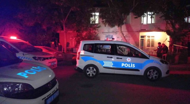 Komşusunu Neden gürültü yapıyorsun diyerek bıçakladı