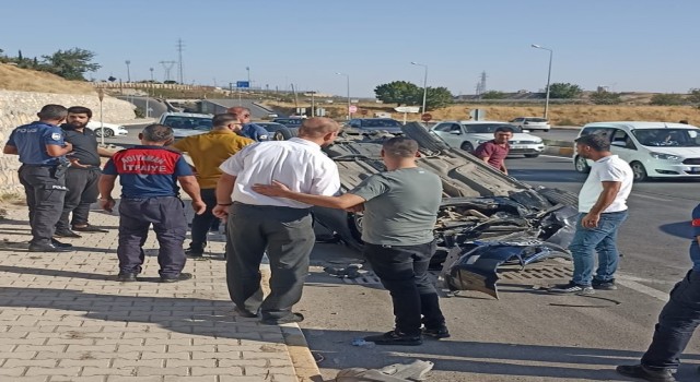 Kontrolden çıkan otomobil takla attı: 2 yaralı
