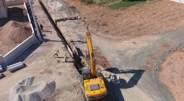 Konya Büyükşehirin merkez ve ilçelerde altyapı seferberliği sürüyor