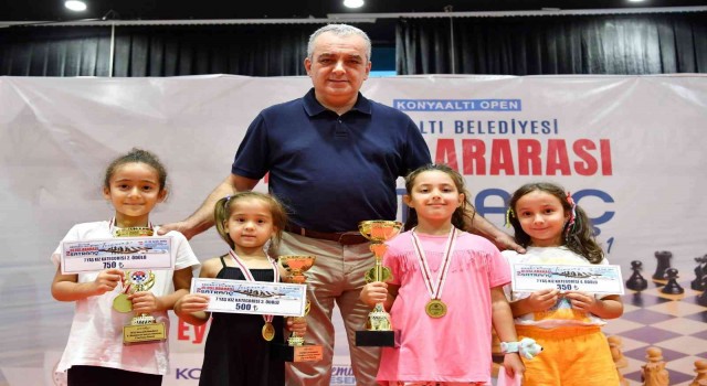 Konyaaltında Uluslararası Satranç Turnuvası sona erdi