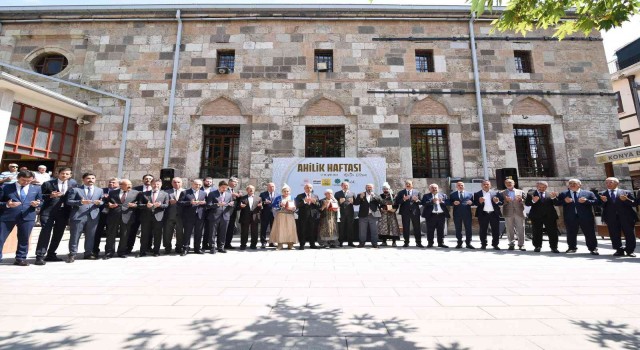 Konyada Ahilik Haftası etkinlikleri Bakan Kirişcinin katılımıyla başladı