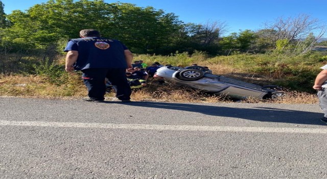 Konyada otomobil şarampole devrildi: 2 yaralı