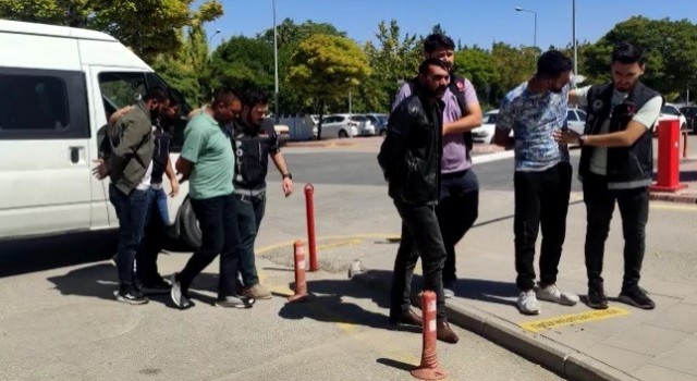 Konyada uyuşturucu sevkiyatı yapan 9 kişiden 5i tutuklandı