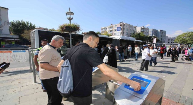 Konyada yeni üniversite öğrencileri toplu ulaşımdan 10 gün ücretsiz yararlanıyor