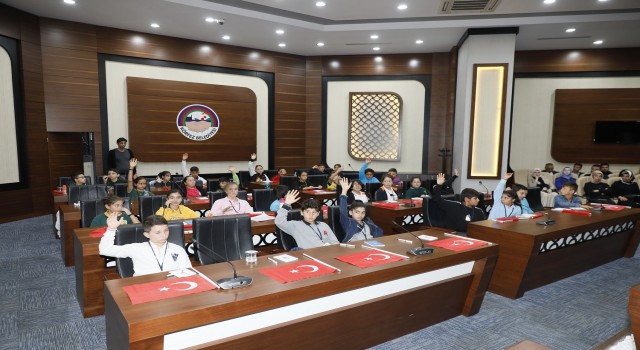 Körfez Çocuk Meclisinde başkanlık seçimi heyecanı