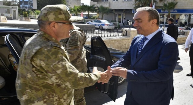 Korgeneral Tokel, Vali Soytürk ile bir araya geldi