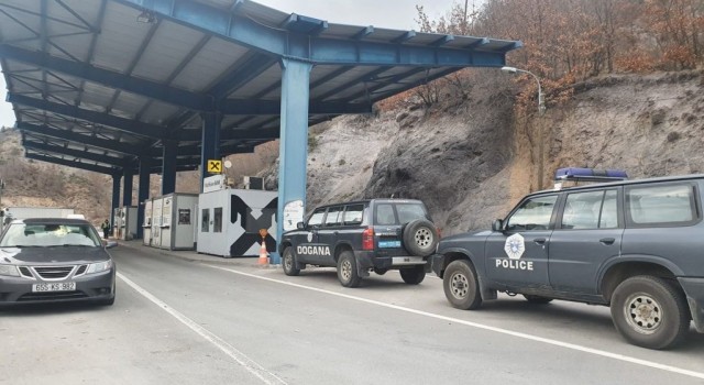 Kosova Başbakanı Kurti: Sırp plakaları Miloseviç rejiminin mirasıdır. Bu miras, taşımamanız gereken bir yüktür