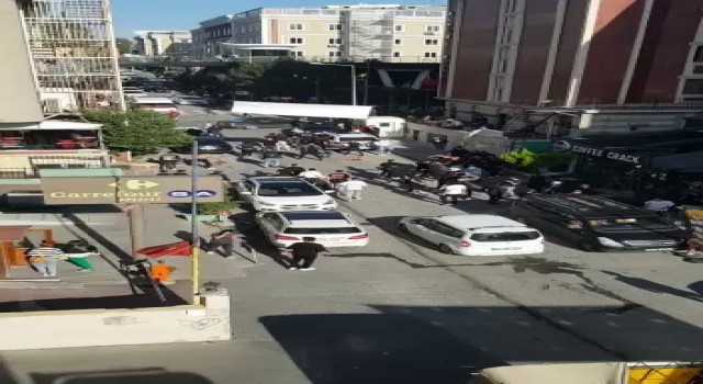 Küçükçekmecede taraftarların ‘duba ve sandalyeli kavgası kamerada