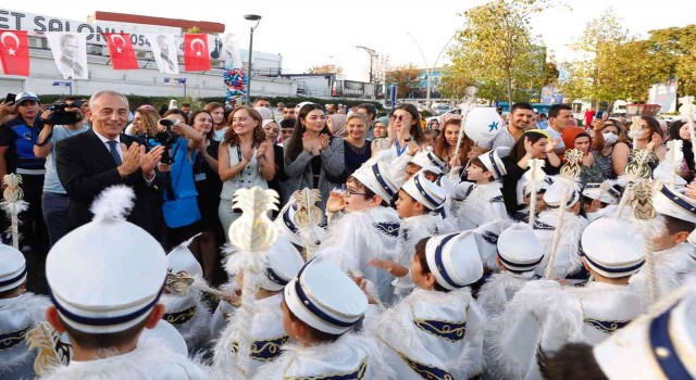 Küçükçekmecede toplu sünnet şöleni: 554 çocuk sünnet ettirildi