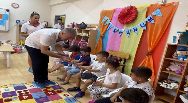Kuşadası Belediyesinden minik öğrencilere ilk gün sürprizi