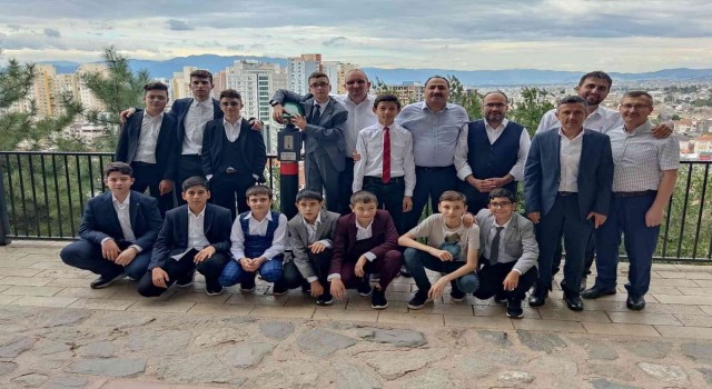 Kütahyada 12 Emir Sultan Kuran Kursu öğrencisi Hafızlık belgesi almaya hak kazandı