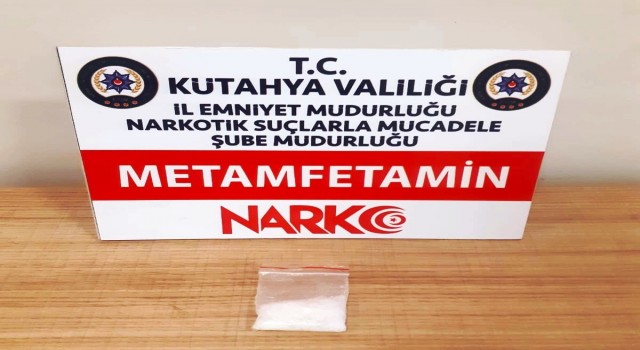 Kütahyada şüpheli araçta uyuşturucu ele geçirildi