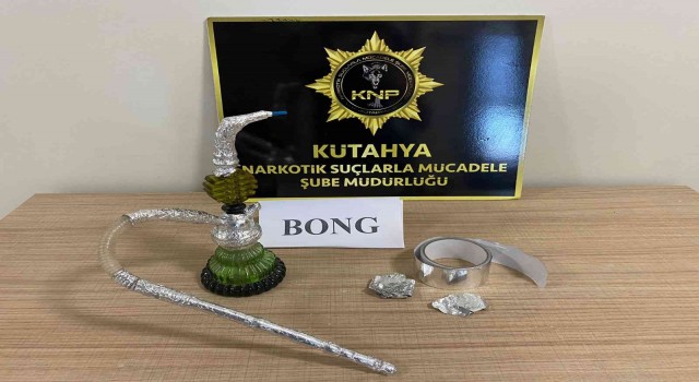 Kütahyada uyuşturucudan 1 günde yapılan 6 ayrı çalışmada 8 şahsa işlem yapıldı