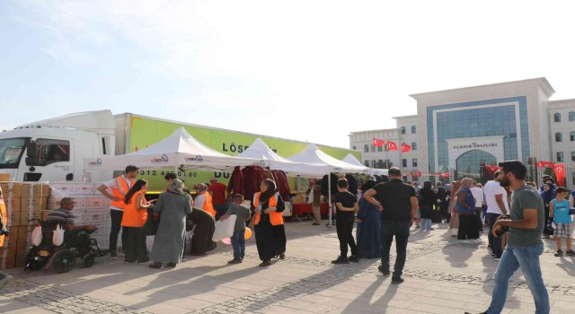 LÖSEVin İyilikler Tırı Elazığdaki ailelere yardım ulaştırdı
