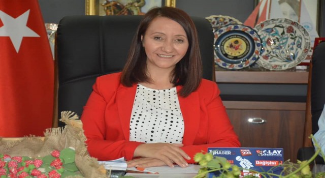 Makam aracı trafik kazasına karıştı, Başkan Tekin hafif yaralandı