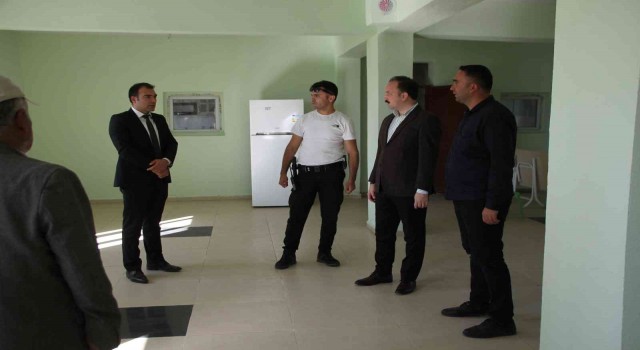 Malazgirt Kaymakamı Bayram iki köyde incelemelerde bulundu