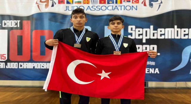 Manisa BBSKlı judo ve karatecilerden büyük başarı