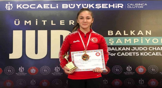 Manisa BBSKlı judoculardan büyük başarı