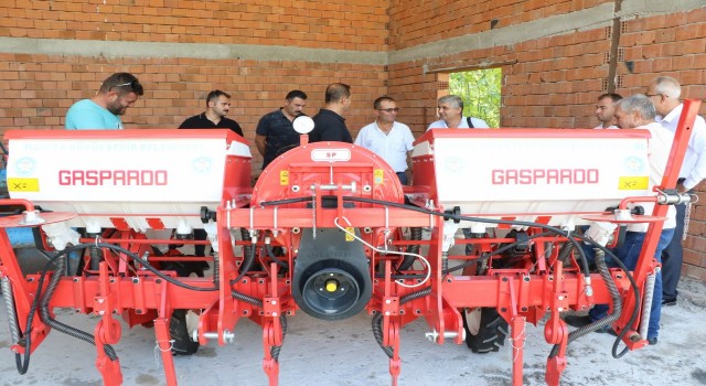 Manisa Büyükşehir Belediyesi Somaya tohum makinesi kazandırdı