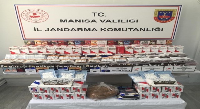 Manisada binlerce paket kaçak sigaraya el konuldu