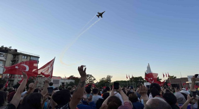 Manisada SOLOTÜRK gösterisi nefes kesti