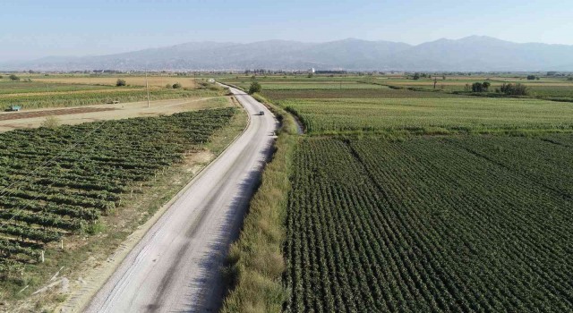 Manisanın ilçelerinde yolların konforu artıyor