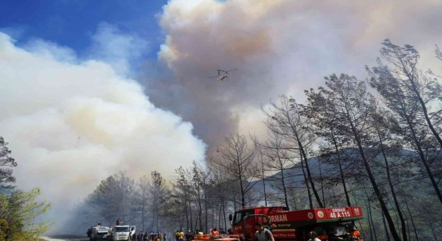 Marmariste alevlerle mücadele 7 saattir devam ediyor