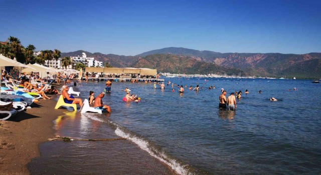 Marmariste tatil sezonu devam ediyor