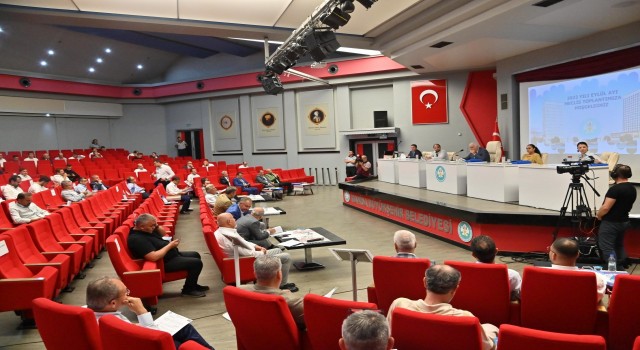 Mecliste Manisa Büyükşehirin çalışmaları anlatıldı
