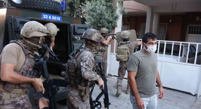 Mersinde 111 adrese dev uyuşturucu operasyonu
